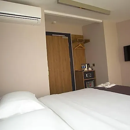 Jurnal Otel